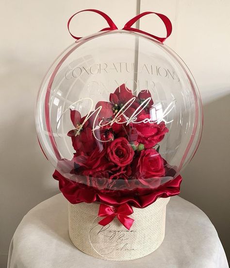 Balloon Bouquet With Flowers, Valentines Bobo Balloon Ideas, Flowers And Balloons Gift, Valentine Bobo Balloon Bouquet, Valentines Balloons Bouquet, Valentine’s Day Balloon Arrangements, Happy Mother’s Day Bobo Balloons, Balloon Bouquet Diy, Mothers Day Balloons