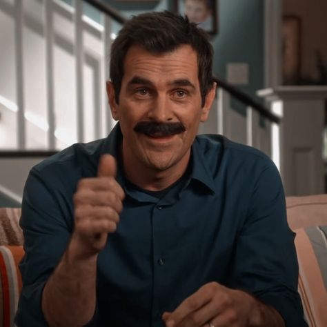 Modern Family Phil, Phil Dunphy, 4k Wallpaper For Mobile, Family Doctors, Tv Show Quotes, Meme Faces, Modern Family, Best Shows Ever, Face Claims