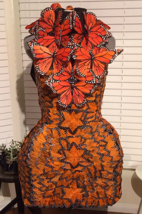 Butterfly Wings Dress, Effie Trinket Costume, Hunger Games Costume, Capitol Couture, Fire Dress, Hunger Games Fashion, Butterfly Inspiration, Alexander Mcqueen Dress, The Hunger Games Catching Fire