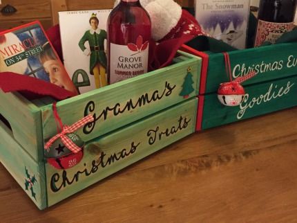 Christmas Crates Ideas, Christmas Crates Ideas Wooden Boxes, Christmas Crates, Crates Ideas, Christmas Eve Crate, Personalised Christmas Eve Box, Christmas Eve Boxes, Ideas Navidad, Christmas Eve Gift