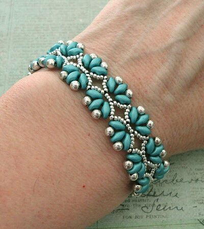 Super Duo Beads, Twin Beads, Beaded Bracelets Tutorial, Pola Kristik, Arctic Blue, Beaded Jewelry Tutorials, Seed Bead Tutorial, Beaded Bracelet Patterns, A Bracelet