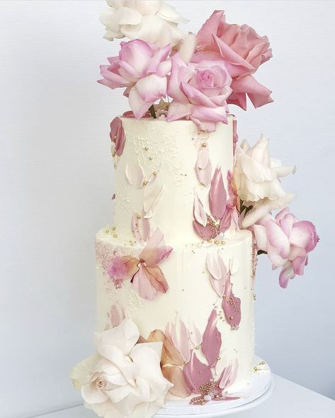 Modern Pink Cake, 2 Tier Wedding Cake Buttercream, Two Cakes Side By Side, 2 Tier Flower Cake, 2 Tier Birthday Cake, Floral Cake Birthday, Textured Wedding Cakes, Tiered Cake Design, 2 Tier Cake