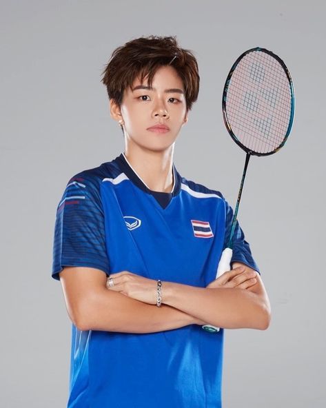 Badminton Pose, Badminton Photography, Badminton Outfit, Catalogue Shoot, Sport Photoshoot Ideas, Badminton Photos, Sports Photoshoot, Badminton Player, Photography Men