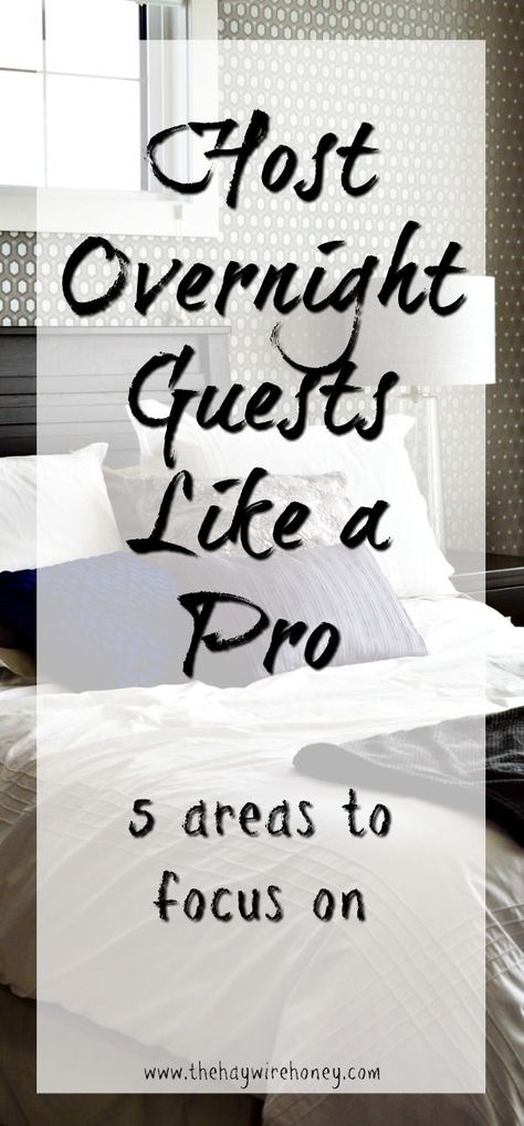 Guest bedroom ideas. Host guests overnight the right way! Guest Snacks, Guest Room Baskets, Guest Welcome Baskets, Guest Bedroom Ideas, Organizing For A Move, Bedside Table Decor, Penthouse Living, Welcome Baskets, Guest Bedroom Makeover