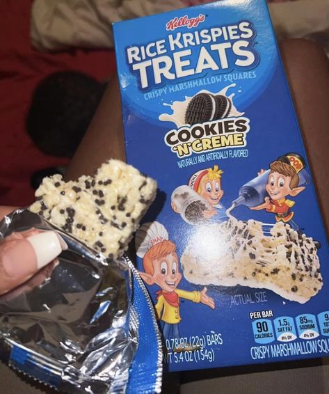 Rice Krispie Treats Aesthetic, Rice Krispie Aesthetic, Freakshakes Recipe, Cold Coffee Recipes, Road Trip Food, Kawaii Cooking, Sleepover Food, Soul Food Dinner, Junk Food Snacks