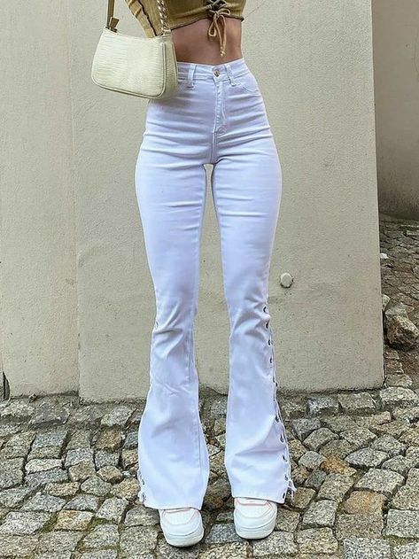 White Lace Up Boots, Bootcut Jeans Outfit, White Bootcut Jeans, Flare Jeans Outfit, Outfits Con Jeans, White Jeans Outfit, Womens Jeans Bootcut, Swag Outfits For Girls, Designer Jeans