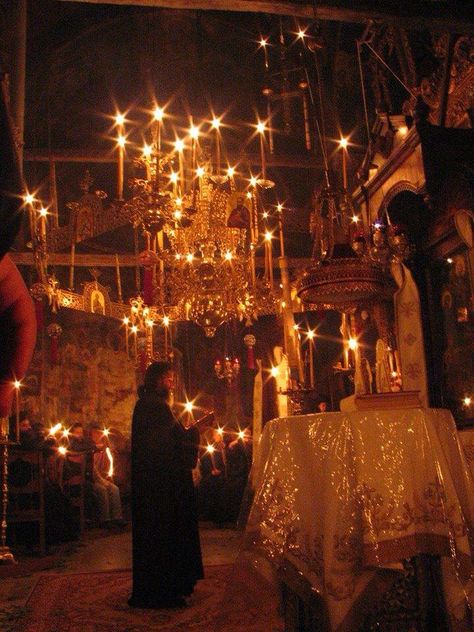 Prayer Orthodox Priest, Traditional Catholicism, Orthodox Easter, Church Aesthetic, Orthodox Wedding, Eastern Orthodox Church, Greek Orthodox Church, The Turning, Russian Orthodox