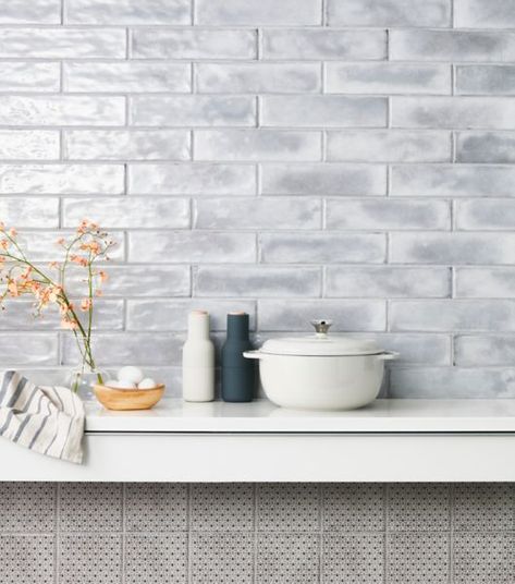 Grey glossy subway tile kitchen Subway Tile Design, Subway Tile Backsplash Kitchen, Grey Subway Tiles, White Kitchen Backsplash, Grey Backsplash, Bullnose Tile, Subway Tile Kitchen, Classic Tile, Ceramic Subway Tile