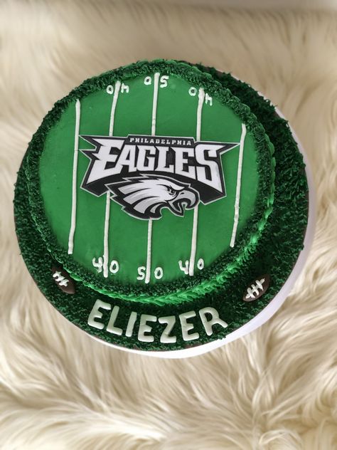 Philadelphia Eagles Cake Ideas, Philly Eagles Cake, Eagles Grooms Cake, Eagles Desserts, Eagles Football Cake Ideas, Philadelphia Eagles Cake Birthdays, Eagles Birthday Cake, West Coast Eagles Cake, Eagles Football Cake