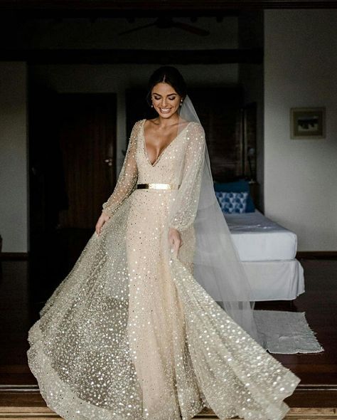 Wedding Chicks® on Instagram: “A mirrored and embellished dreamy gown on gorgeous @karenlimabrazil! Swipe through to see the detail. This @onedaybridal wedding dress is…” Gold Sash, Two Piece Wedding Dress, Wedding Dress Champagne, Bridal Dresses Lace, Bridal Party Dresses, Mini Robes, A Wedding Dress, Puff Long Sleeves, Bride Gowns