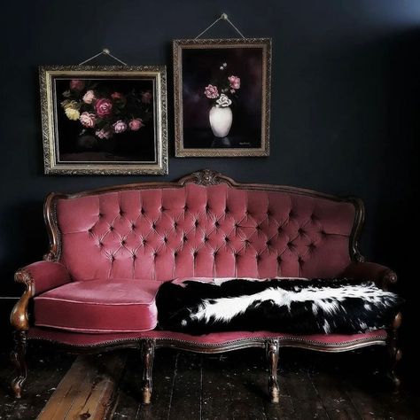 Gothic Homes 🖤 on Instagram: “@_theleopardlounge_ 🖤 •• • • #goth #gothic #gothgoth #gothhomedecor #gothaesthetic #gothicdecor #gothichome #gothgirl #alternative…” Pink And Black Victorian House, Pink Goth Home Decor, Pink Goth Decor, Pink Gothic Room, Black Victorian House, Pink Goth Room, Pink Couch Living Room, Gothic Homes, Victorian Room