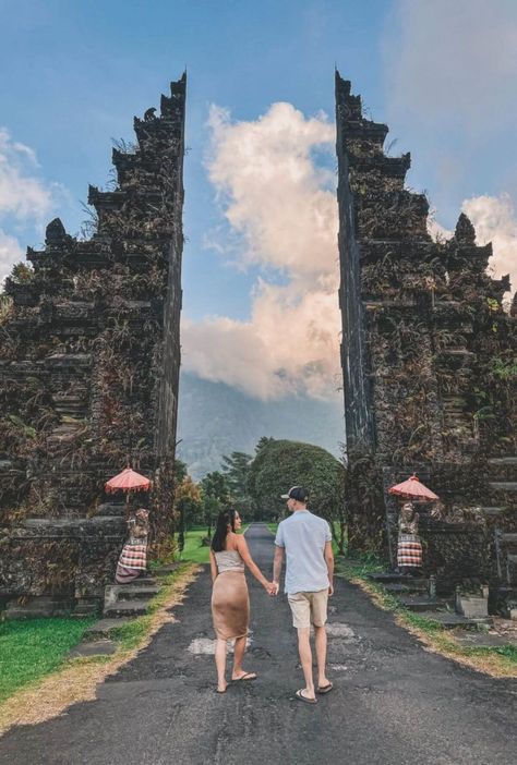 Couple Happiness, Bali Travel Photography, Best Of Bali, 7 Day Itinerary, Travel Pose, Bali Vacation, Honeymoon Photos, Nusa Penida, Happy Easter Everyone