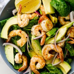 Easy Shrimp Pasta, Best Shrimp Recipes, Lemon Shrimp, Shrimp Salad Recipes, Salad With Lemon, Cilantro Lime Dressing, Diner Recept, Shrimp Recipes Easy, Salad Recipes For Dinner