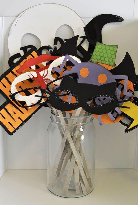 How To Throw An Adult Halloween Party - CandyDirect.com Classy Halloween Party, Halloween Photo Booth Props, Halloween Photo Booth, Classy Halloween, Hallowen Ideas, Halloween Photo, Adult Halloween Party, Halloween Tattoo, Halloween Photos