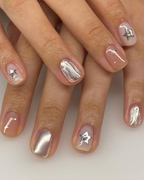 Cute Nail Polish Designs For Short Nails, Cute Unique Short Nails, Biab Nails Classy, Funky Manicure Ideas, Nails For Estheticians, Short Natural Nails Square, Cool Girl Nails 2024, Cool Manicure Designs, Nail Designs No Extensions