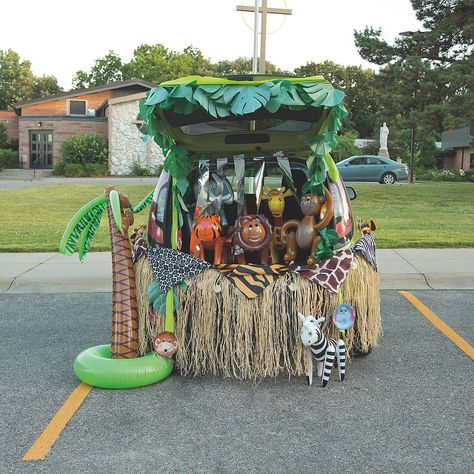 Zoo Trunk Or Treat, Trunk Or Treat Kits, Zoo Decor, Church Trunk, Halloween Car Decorations, Cardboard Crafts Decoration, Church Halloween, Trunk Or Treat Ideas, Harvest Party