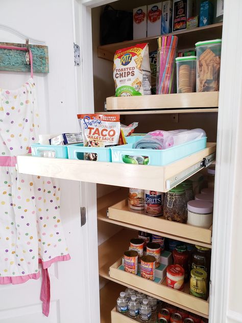 Small Pantry Pull Out Drawers, Sliding Drawer Pantry Organization, Organize Pull Out Pantry Shelves, Slide Out Pantry Organization, Pantry Pull Out Shelves Organization, Wire Shelf Pantry, Pantry Pull Out Drawers, Amazing Pantry, Pull Out Pantry Shelves