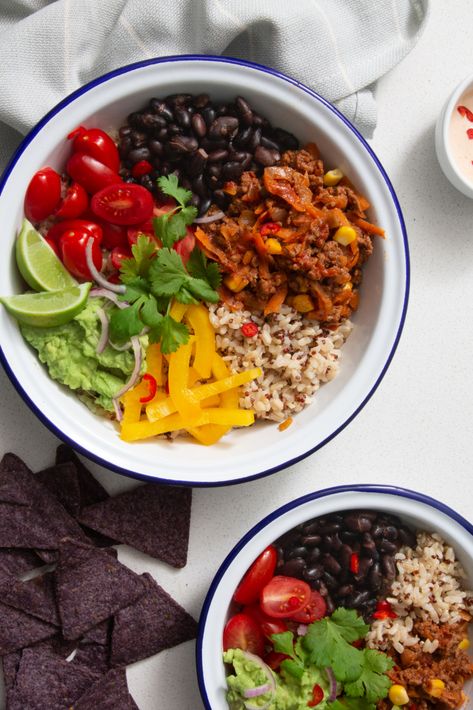 A delicious and healthy deconstructed Mexican beef bowl, this recipe is sure to tick all the boxes. The mince packs the perfect flavour with just the right amount of spice. We love adding the coriander stalks to the mince for an extra depth of flavour. With a colourful mix of Summer veges, don’t hold back on adding any that need to be used up from your fridge. Mexican Beef Bowl, Mexican Bowl Recipe, Ground Beef Bowl, Ground Beef Bowls, Beef Bowl Recipe, Mexican Bowl, Bowl Meals, Beef Bowl, Minced Beef