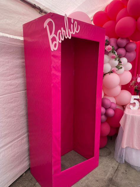 Tropical Barbie Outfit, Barbie Themed Float, Barbie Truck Or Treat, Barbie Float Ideas, Barbie And Ken Decorations, Barbie Parade Float Ideas, Ken Birthday Party Ideas, Barbie Float Parade, Barbie Themed Trunk Or Treat