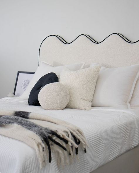 Black And White Headboard Ideas, Organic Headboard, Curved Bedhead, Bedhead Ideas, Wavy Headboard, Wave Headboard, Boucle Headboard, Pipe Headboard, Black And White Room