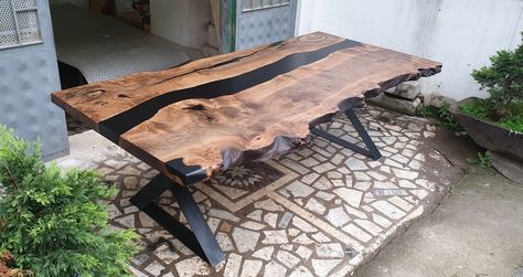 "Note - this item has been sold. the photos are a representation of our hard work and art. this tabletop is made of LIVE EDGE wood and epoxy resin so the shapes may vary depending on the wood. Legs Are Not Included in products. only Table top. More Size Available - 7x3 , 6x3 , 4x2 , and Round Also. (We also Make Product According to your requirements) Size 96x36 Inch Thickness - 35MM Handmade item Made to order This listing is for a custom Live edge Wooden Table. The Slab shown in the photos has Table Transparente, Diy Resin Table, Epoxy Wood Table, Wood Resin Table, Wood Table Design, Epoxy Resin Table, Resin Furniture, Walnut Table, Live Edge Wood