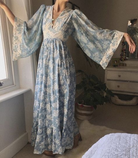 Angel Sleeve Dress, Angel Sleeves Dress, Blue Inspiration, Angel Sleeves, Old Fashion Dresses, Elegant Dresses Classy, Muslim Fashion Dress, Angel Sleeve, Fancy Dress Design