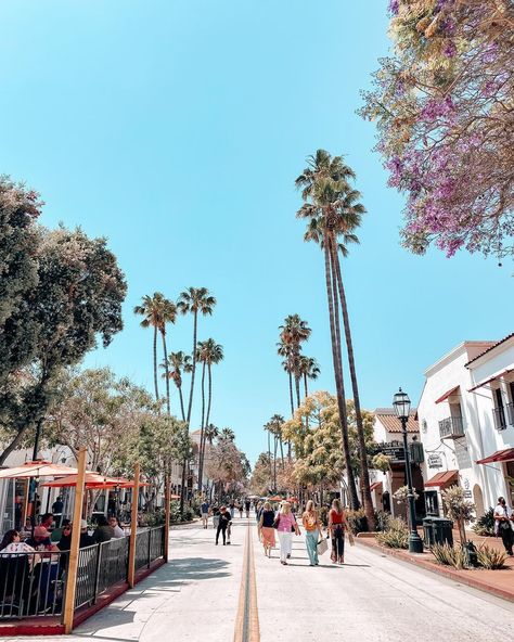 Santa Barbara State Street, State Street Santa Barbara, Santa Barbara Aesthetic, California Places To Visit, Trip To California, Downtown Santa Barbara, Santa Barbara Beach, Next Luxury, Visit Santa