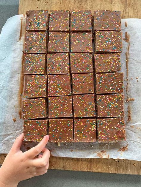 No-bake Milk Chocolate Slice Crunchie Recipes, Gluten Free Christmas Cake, Chocolate Weetbix Slice, Arrowroot Biscuits, Weetbix Slice, Vj Cooks, No Bake Slices, Rice Bubbles, Christmas Truffles