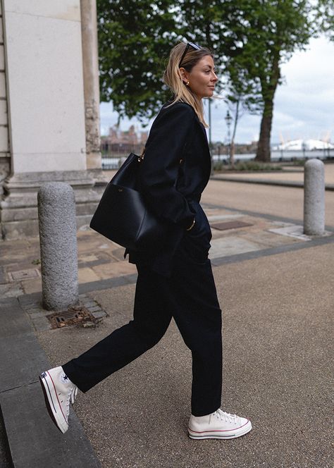 Emma Hill style, black blazer, black tailored trousers, Celine Seau Sangle bucket bag, parchment converse hi tops, chic casual outfit_ Emma Hill, White Converse Outfits, Converse Outfits, Clean Aesthetic, Outfits With Converse, Looks Street Style, Casual Chic Outfit, 가을 패션, Fit Inspo