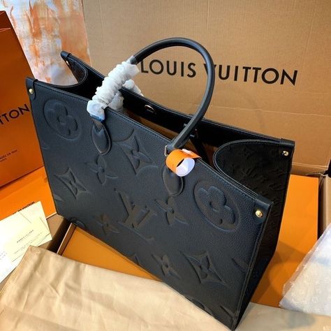 Leather Restoration, Louis Vuitton Onthego, Louis Vuitton Tote, Louis Vuitton Totes, Luxury Purses, Coach Horse And Carriage Tote, Pretty Bags, Celine Luggage Bag, Vuitton Bag