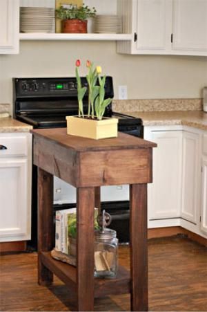 Homemade Kitchen Island, Diy Rustic Kitchen, Build Kitchen Island, Dapur Rustic, Modern Tudor, Kitchen Island Plans, Building A Kitchen, Kitchen Island Ideas, Rustic Kitchen Island