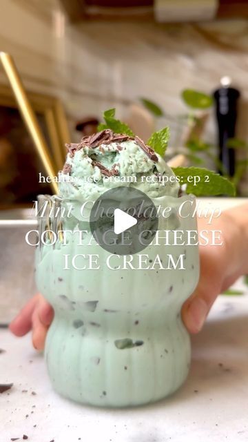 Christine McMichael on Instagram: "MINT CHOCOLATE CHIP COTTAGE CHEESE ICE CREAM ✨ Follow @jar.of.lemons for more healthy ice cream treats!✨ You heard that right!! Cottage cheese protein ice cream that’s mint chocolate chip flavored and tastes just like the real deal. It’s creamy (yes, creamy not icy), perfectly sweet, and SO GOOD. Here’s the easy recipe (SAVE SAVE SAVE): ⠀⠀⠀⠀⠀⠀⠀⠀⠀ *3 cups cottage cheese *1/3 cup maple syrup *1 tsp vanilla extract *1 tsp pure peppermint extract *1/2 teaspoon spirulina  *1 cup chocolate chips ⠀⠀⠀⠀⠀⠀⠀⠀⠀ Combine the cottage cheese, maple syrup, vanilla, peppermint, and spirulina in a blender. Blend until smooth, then pour into a container and freeze for 1 hour. Mix in the chocolate chips, then freeze for another 4-5 hours. Keep in the freezer for up to 3 weeks Cottage Cheese Mint Chocolate Chip Ice Cream, Cottage Cheese Mint Ice Cream, Jar Of Lemons Cottage Cheese Ice Cream, Cottage Ice Cream Recipes, Cottage Cheese Popsicles, Cottage Cheese Ice Cream Healthy, Cottage Cheese Protein, Cottage Cheese Ice Cream, Jar Of Lemons