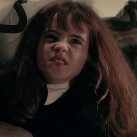 Hermione Funny Pictures, Harry Potter Funny Faces, Hermione Meme, Hermione Granger Funny, Bushy Hair, Emma Watson Harry Potter, Bad Pic, Harry Potter Memes Hilarious, Harry Potter Icons