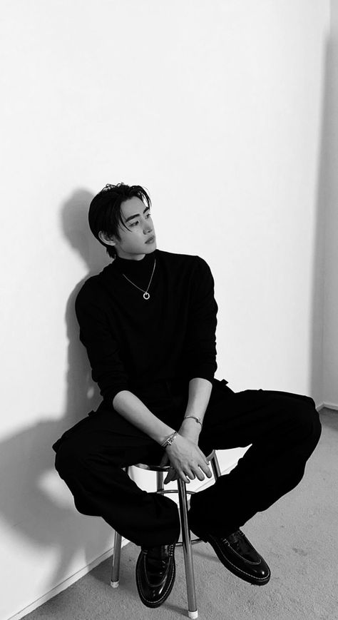 Sunghoon Black, Sunghoon Wallpaper, Park Sunghoon, Sunghoon Enhypen, Enhypen Sunghoon, Ashley Benson, Black And White Wallpaper, Sung Hoon, White Wallpaper