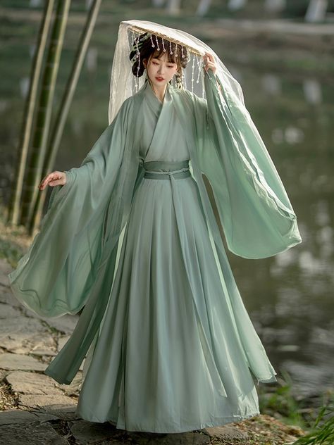 Traditional Chinese Clothing Female, Traditional Green Kimono For Spring, Luxury Long Green Kimono, Chinese Dressing, Jin Style, Green Kimono Traditional, Green Yukata, Green Hanfu, Asian Style Dress