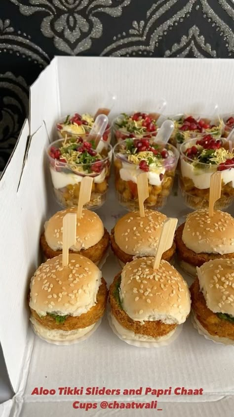 Aloo Tikki Sliders, Mini Desserts For Bridal Party, Chaat Stall Decoration Ideas, Indian Hors D'oeuvres, Diwali Food Ideas Indian, Indian Hi Tea Party Ideas, Indian Chaat Bar, Eid Party Food Ideas, Indian Food Wedding Ideas