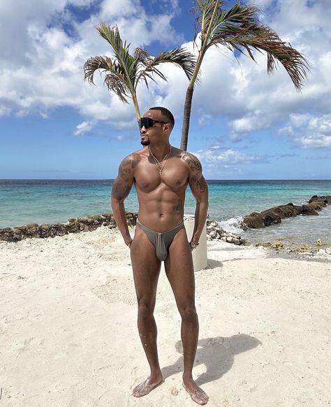 Ching Puerto Rican Boys, Ideal Male Body, Mixed Guys, Beautiful Guys, Gym Wear Men, Dark Skin Men, Speedos, Sport Design, Soccer Guys