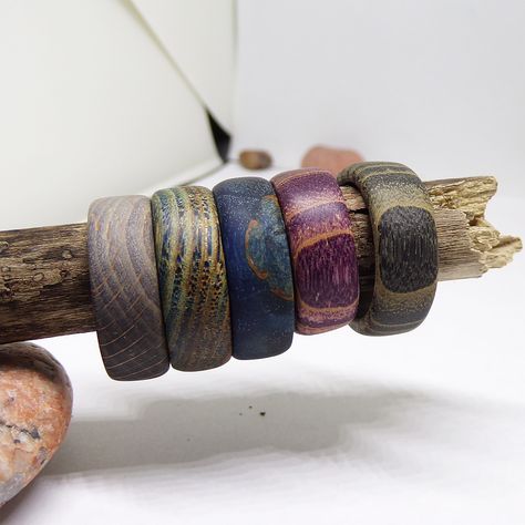 Diy Wood Ring, Wood Rings Diy, Secret Wood Rings, Wooden Rings Diy, Wooden Jewelery, Hand Carved Jewelry, Carved Jewelry, Wood Jewelery, Stabilized Wood