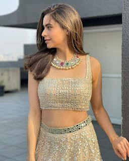 Lehenga Blouse Back Neck Designs Latest, Net Blouse Designs Sleeveless, Blouse Net Designs Latest, Blouse Designs Latest Lehenga, Lehenga Blouse Designs Sleeveless, Sleeveless Blouse Designs Latest, Lehnga Ideas, Lehnga Style, Akira Fashion