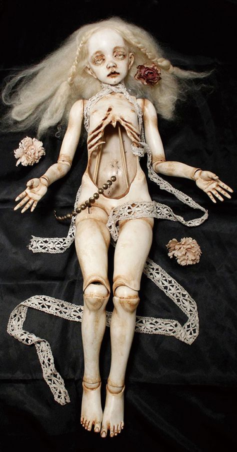 Broken Doll, Creepy Doll, Doll Aesthetic, Haunted Dolls, Original Dolls, Gothic Dolls, Creepy Dolls, Pretty Dolls, Creepy Cute