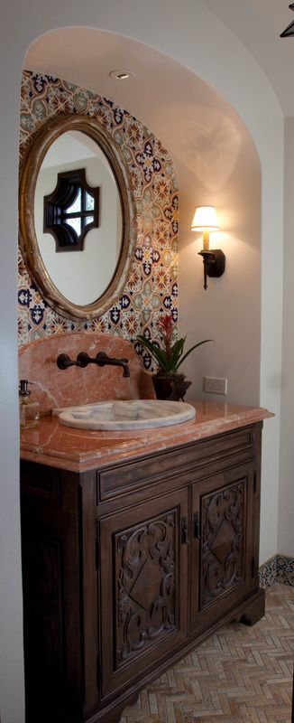 Country Club Spanish Revival - Kim Grant Design Spanish Style Home Interior, Spanish Style Bathrooms, Spanish Bathroom, Spanish Revival Home, Hacienda Style Homes, Spanish Decor, Mediterranean Home Decor, Spanish Style Home, Hacienda Style