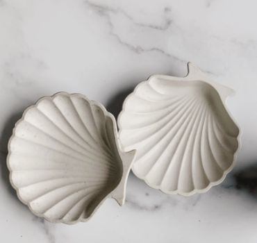 Who’s to say it didn’t wash up on the beach? This lovely little seashell tray is the perfect home for your delicate jewelry or a JG candle. Made in United States Seashell Clay Tray, Ceramics Seashell, Seashell Ceramics, Sammi Core, Seashell Clay, Clay Seashell, Seashell Tray, Golden Bedroom, Shell Pot