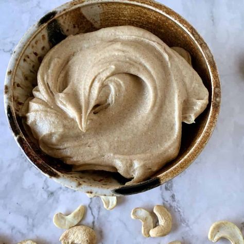 Easy Cashew Frosting Cashew Frosting Recipe, Date Frosting, Cashew Frosting, Healthy Frosting, Vegan Frosting, Plant Based Desserts, Paleo Baking, Usa Food, Desserts Vegan