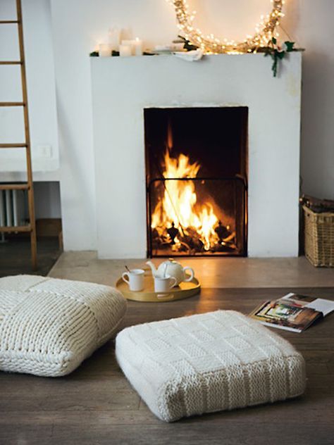 Chunky knitted floor cushions in front of the fire. Bean Bags, Design Del Prodotto, Style At Home, A Living Room, On The Floor, Home Fashion, Floor Cushions, A Fire, The Floor