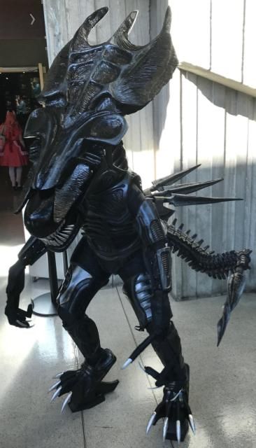 Xenomorph Cosplay, Xenomorph Costume, Alien Nostromo, Alien Cosplay, Giger Art, Alien Artwork, Alien Costume, Alien Queen, Star Trek Into Darkness