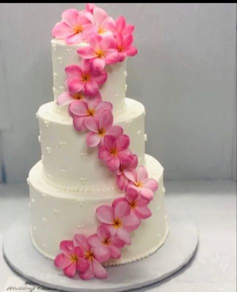 Summer Birthday Cake, Hibiscus Wedding, Quince Cake, Birthday Bbq, Beach Cakes, Cute Birthday Ideas, Cute Baking, Creative Birthday Cakes, Simple Birthday Cake