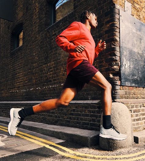 Running Photography Aesthetic, Running Editorial, Vintage Sports Aesthetic, Running Photoshoot, City Fashion Shoot, Sport Campaign, Nike Photoshoot, Running Night, Urban Running