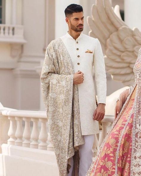 Inspirations & Trends To Steal From Pakistani Grooms! Groom Wedding Suit, Indian Groom Dress, Indian Wedding Clothes For Men, Sherwani For Men Wedding, Wedding Kurta For Men, Groom Dress Men, Wedding Outfits For Groom, Indian Groom Wear, Wedding Dresses Men Indian