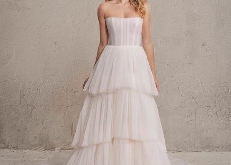 Zephyr - Vagabond Bridal - Wedding and Bridal Wear Vagabond Bridal, Silk And Lace, Australia Wedding, The Modern Bride, Lace Wedding Dresses, Online World, Put A Ring On It, Wedding Floral, Modern Bride