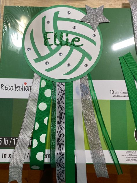 Volleyball Float Ideas, Locker Decorating Ideas For Sports, Basketball Locker Decorations Diy, Volleyball Hotel Door Signs, Sport Locker Decorations Ideas, Volleyball Locker Room Decorations Ideas, Locker Room Decorations Basketball, Volleyball Door Signs Hotel, Volleyball Locker Tags